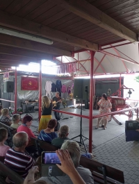 carousel_pic